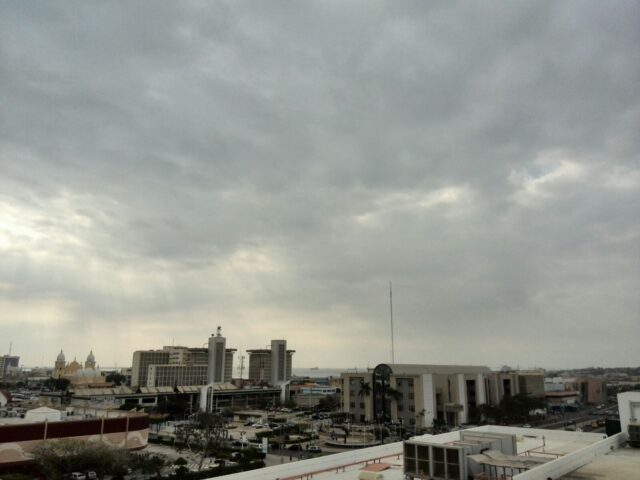 Prevén abundante nubosidad y precipitaciones de intensidad variable para este miércoles