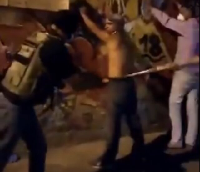 [VIDEO] Presuntos colectivos golpearon a hombres con un bate