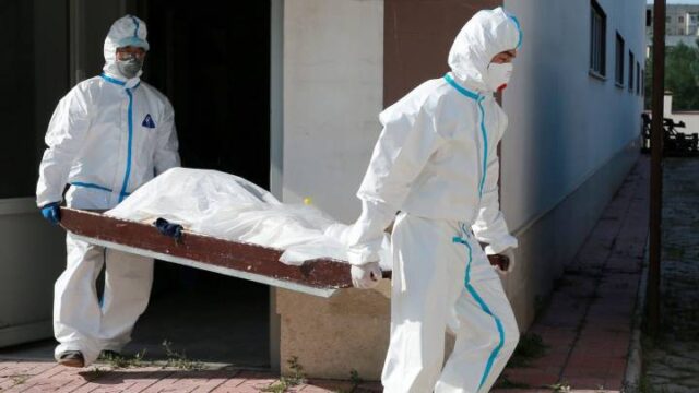 China alerta sobre un brote de neumonía más letal que el covid-19 en Kazajistán