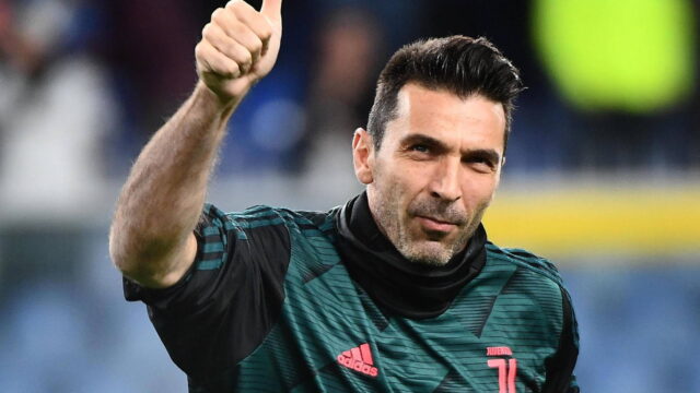 Buffon superó a Maldini como jugador con más partidos en Serie A