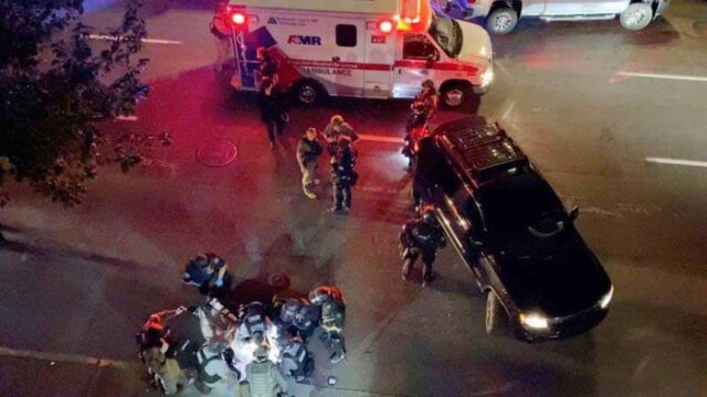 Un muerto en Portland  durante choques entre manifestantes rivales
