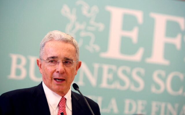 Parlamentarios, abogados y exparamilitares: quién es quién en el caso de Álvaro Uribe