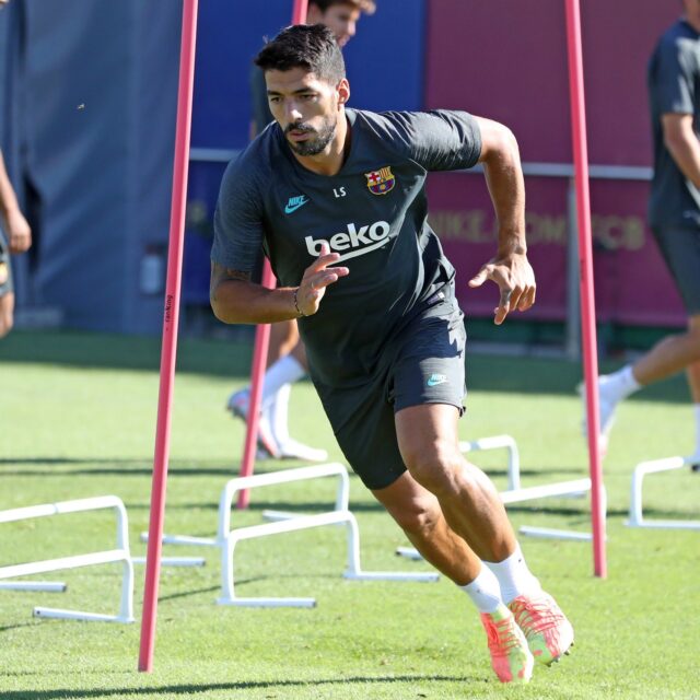 Luis Suárez superó el examen italiano para obtener el pasaporte