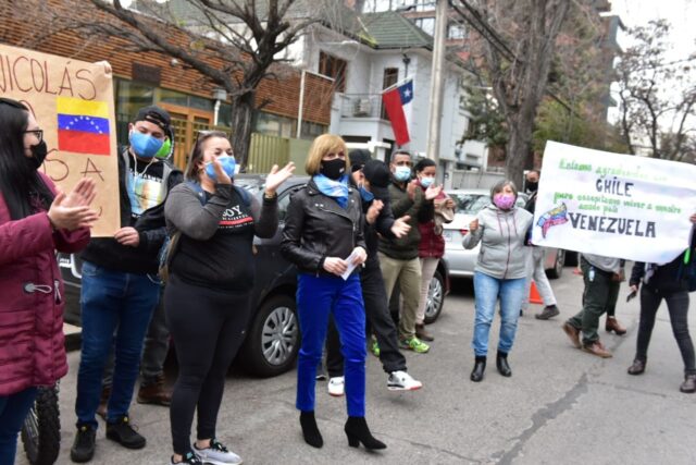"No hay respuesta": solicitan a Venezuela autorizar el regreso de los varados en Chile