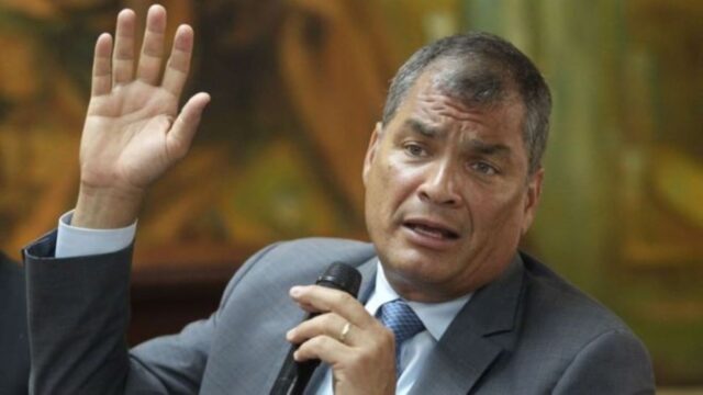 Correa responde a prohibición de ingreso a EE UU: "Para mí es una condecoración imperial"