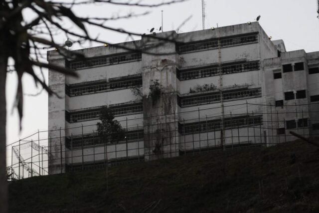Denuncian que solo militares recibieron vacunas en jornada en Ramo Verde