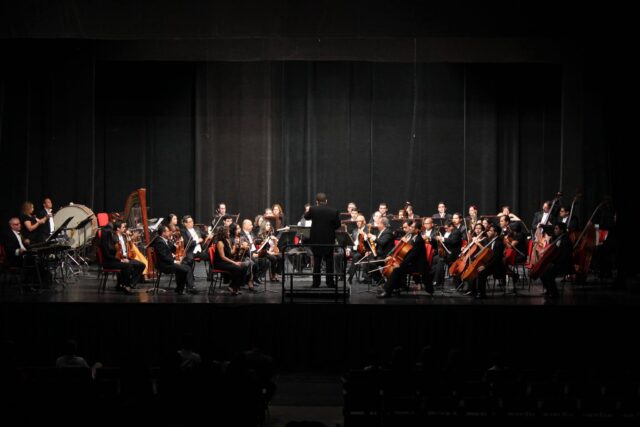 Músicos de la Orquesta Sinfónica de Maracaibo a la deriva