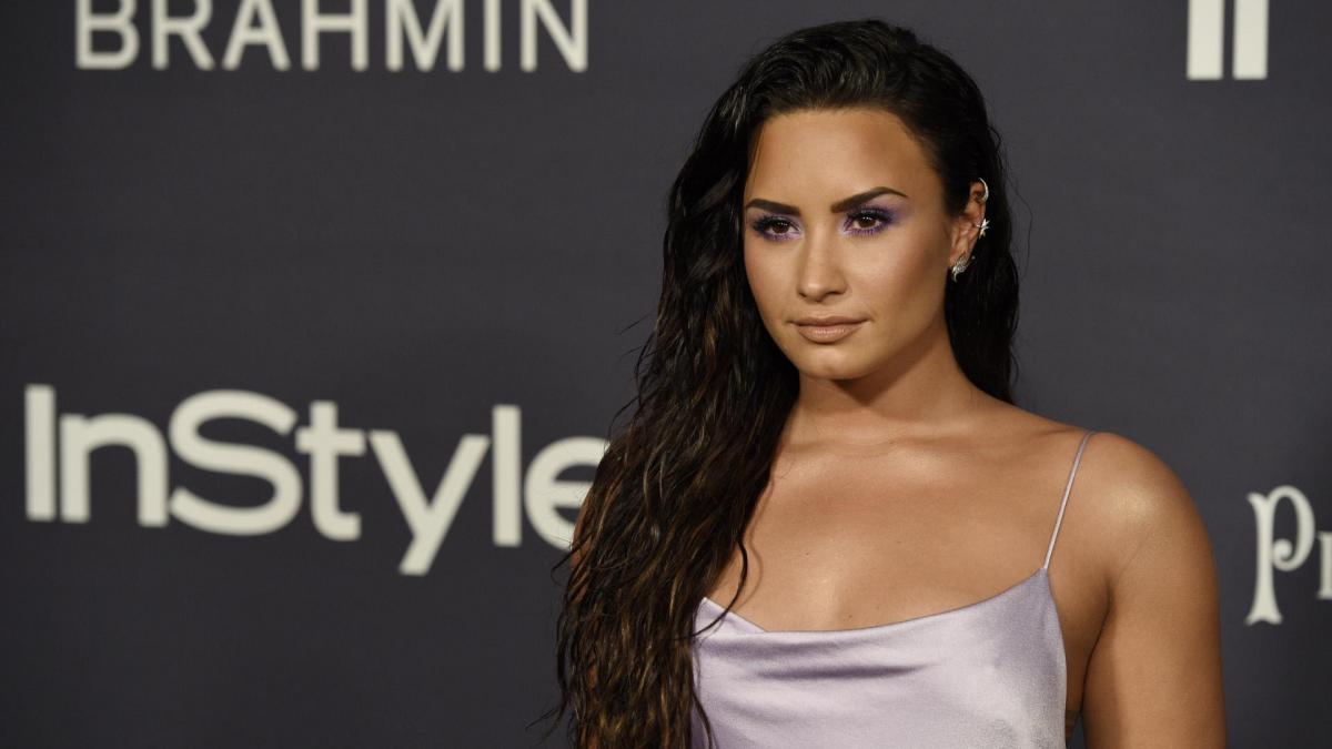 demi-lovato.r_d.1038-262-0
