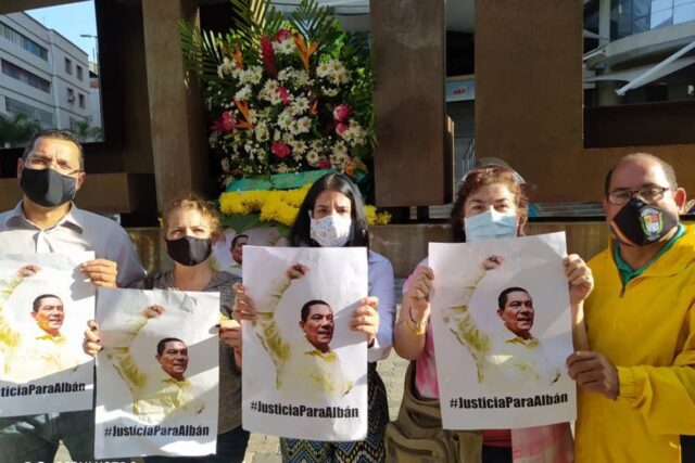 Protestaron frente al Sebin para exigir justicia a dos años de la muerte de Fernando Albán