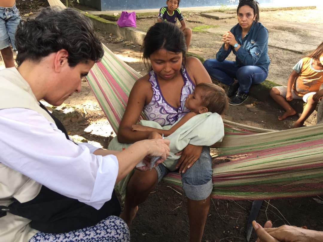 Susana-Raffalli-en-Pesquisas-en-Poblaciones-índigenas-de-Puerto-Ayacucho-Edo.-Amazonas.-Octubre-2018-1