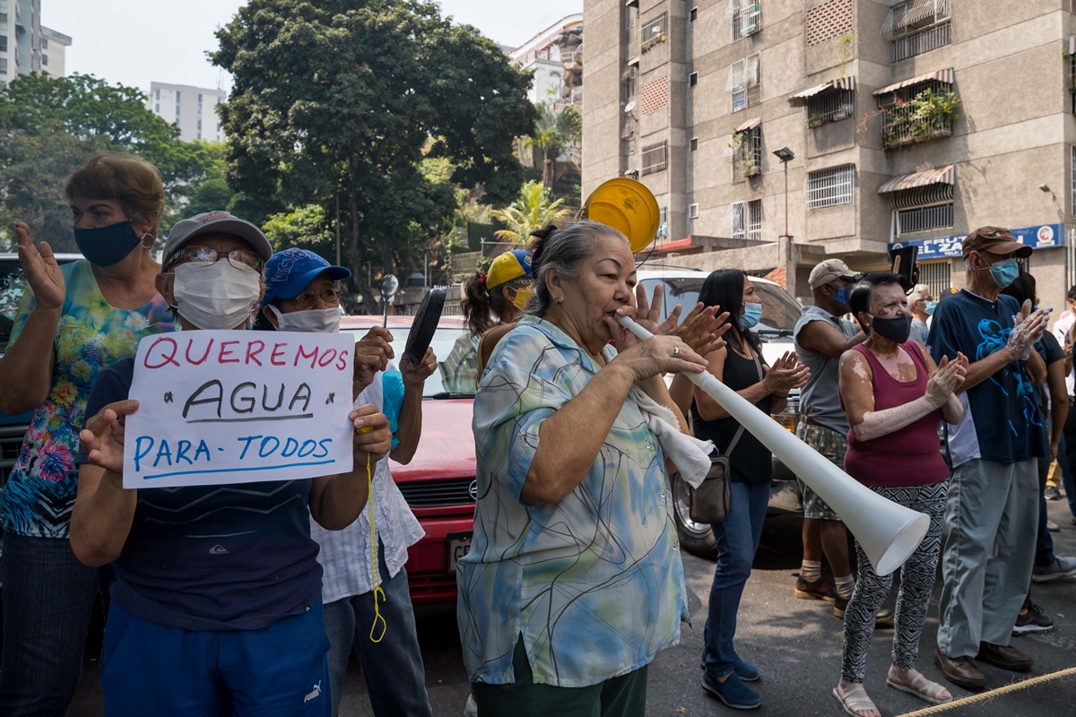 Vivir sin agua, la nueva normalidad en Venezuela