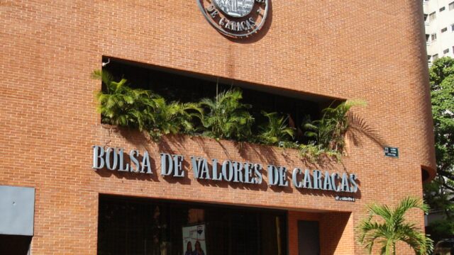 La salida a bolsa de empresas públicas venezolanas queda en vilo