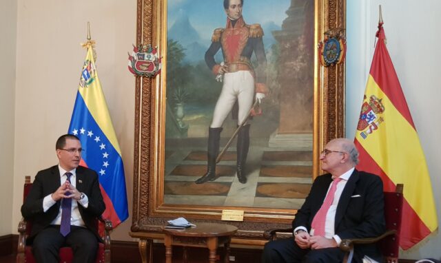 Nuevo jefe de la misión de la Embajada de España presenta credenciales al régimen de Maduro