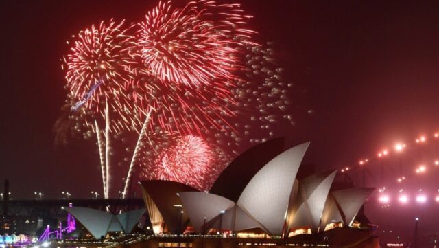 Sydney prohíbe asistencia de público a los tradicionales fuegos artificiales de fin de año