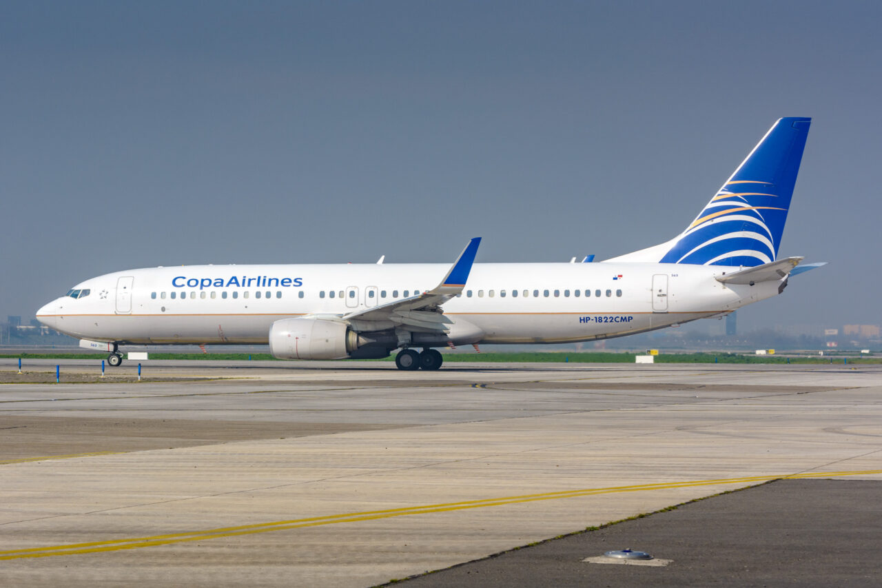 Aer.-Copa-Airlines-B737-800-taxi-out-SCL-SB
