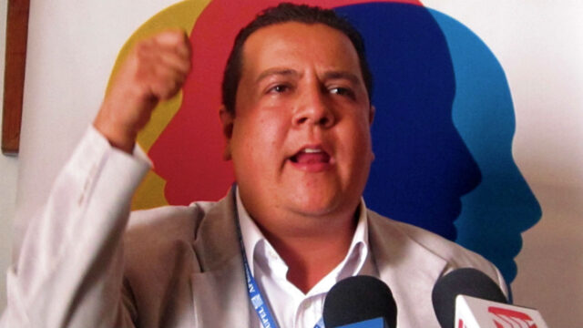 Director de Fundaredes acusa al régimen de hostigarlo: "Buscan silenciar mi voz"
