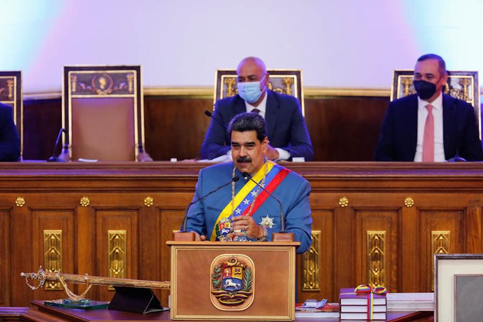 Régimen evalúa regreso a clases presenciales
