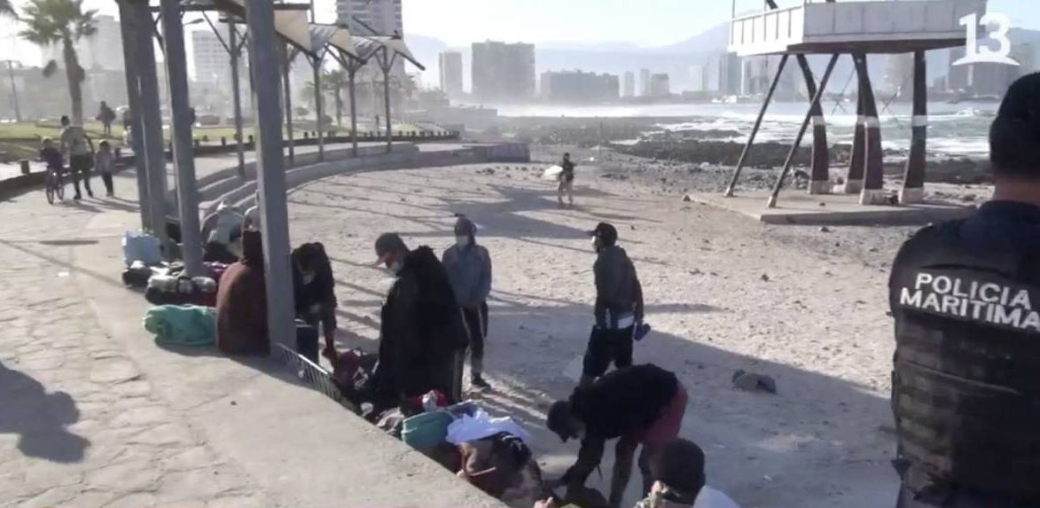 migrantes venezolanos desalojados en Iquique