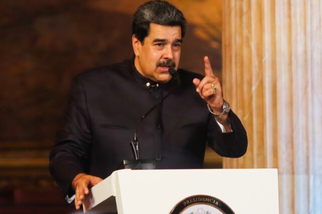 Diputados disidentes de oposición pedirán a Maduro presentar el presupuesto de la nación ante Parlamento chavista