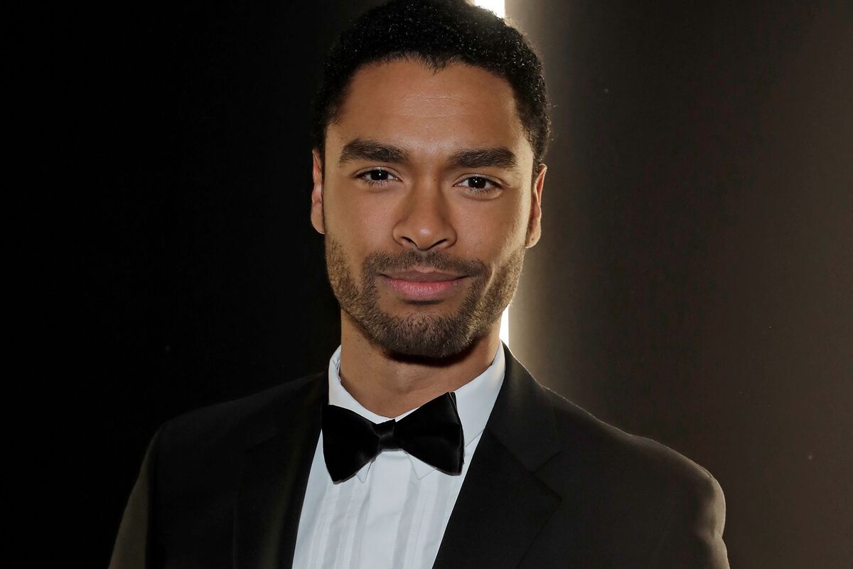 Regé-Jean Page protagonista de Los Bridgerton
