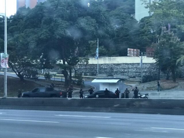 Organismos de seguridad del Estado asedian la casa de Juan Guaidó
