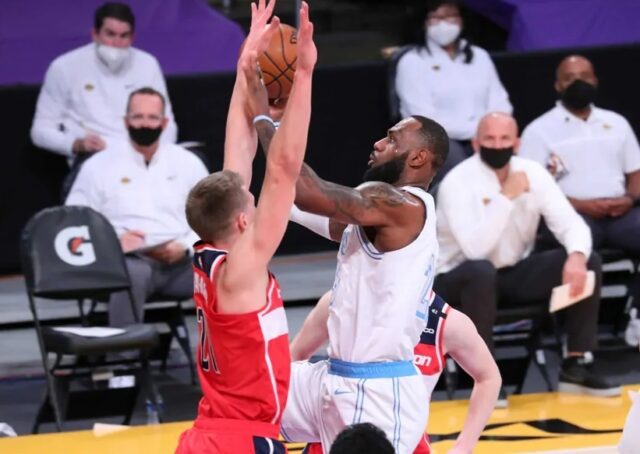 Los Lakers alargan su mala racha tras caer ante Washington en la prórroga