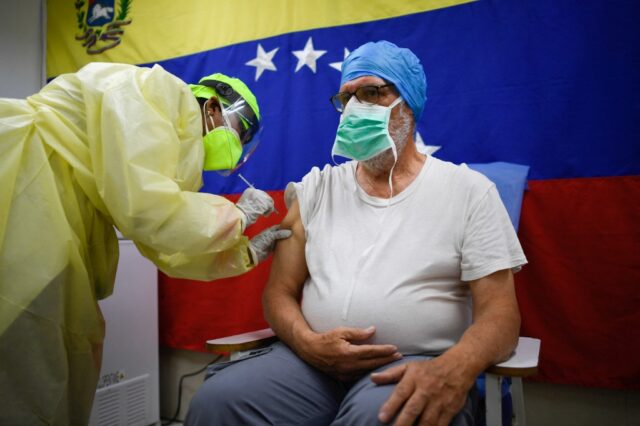 Régimen de Maduro opina que su vacunación contra el covid-19 marcha de manera expedita