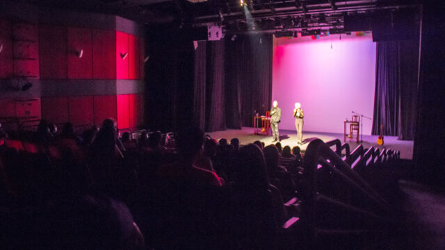 El regreso a las salas de cine y de teatro: un alivio necesario, costoso para algunos