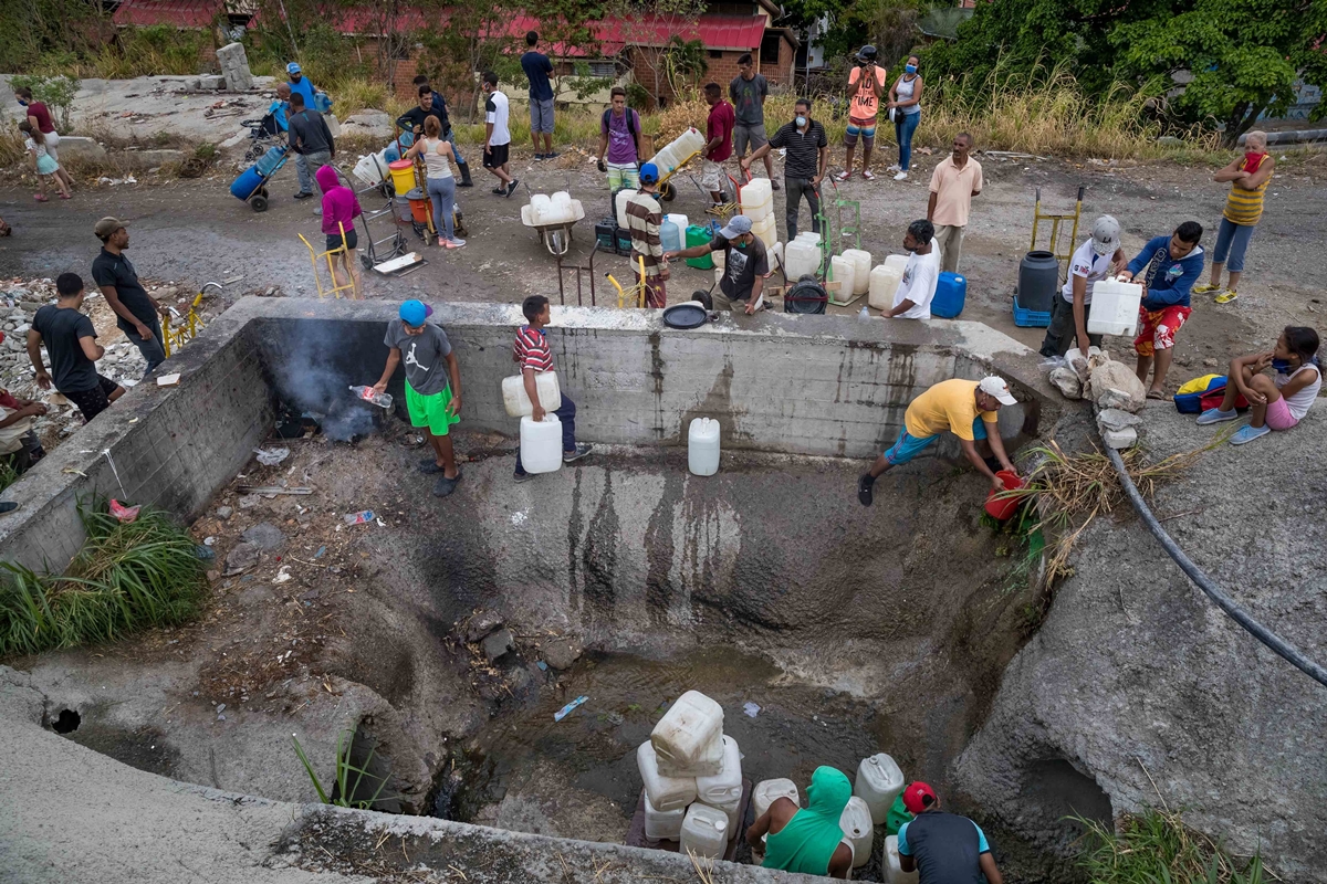 Vivir sin agua, la nueva normalidad en Venezuela