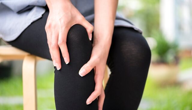 Un dolor en la pierna al caminar podría esconder un aneurisma en la rodilla