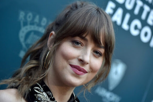 Dakota Johnson protagonizará adaptación de una novela de Jane Austen