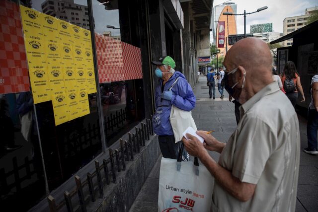 "No alcanza para nada": 55 dólares por un mes de trabajo en Venezuela