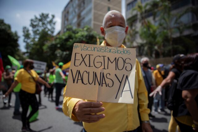 Federación Médica Venezolana desmiente vacunación de 90% del sector salud