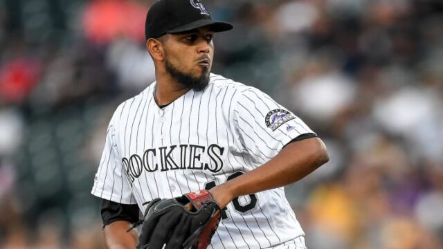 Germán Márquez se acercó al juego sin hit y brilló también con el bate