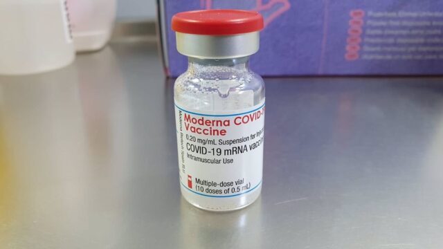 Pfizer estudia la seguridad de una tercera dosis contra las variantes