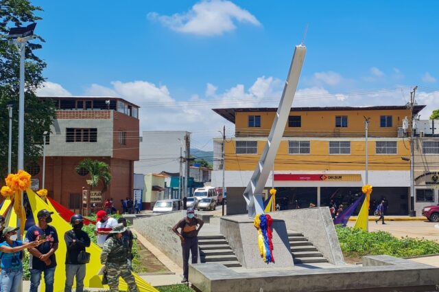 El régimen inauguró otro monumento por el bicentenario de la Batalla de Carabobo en Anzoátegui