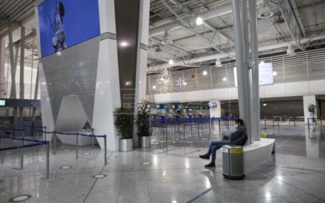 Grecia levanta la prohibición de entrada de turistas de terceros países