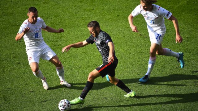 Croacia y República Checa empatan y mantienen opciones de octavos de final