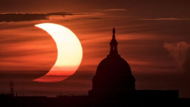 Eclipse solar anular: las impresionantes imágenes del "anillo de fuego" que se vio en el hemisferio norte