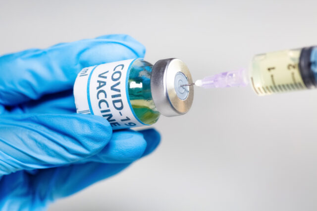 Embarazadas y personas con discapacidad podrán vacunarse sin necesidad de cita