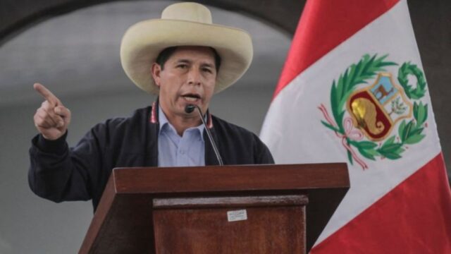 A raíz de denuncias, 53% de los peruanos cree que mandatario debería renunciar