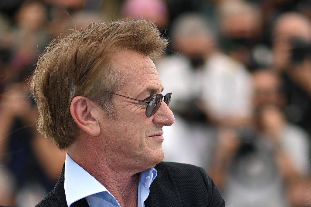 Sean Penn dice en Cannes que Iñárritu es "uno de los mejores directores del mundo"