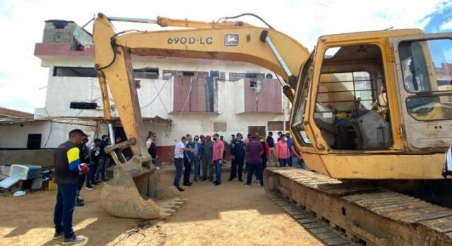 Comenzó la demolición del retén de Cabimas en el estado Zulia