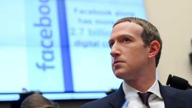 Exempleada que develó irregularidades considera que Facebook no cambiará mientras Zuckerberg la dirija