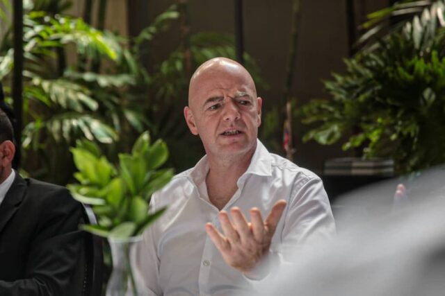 Infantino: La Eurocopa también podría ser cada dos años, como los Mundiales