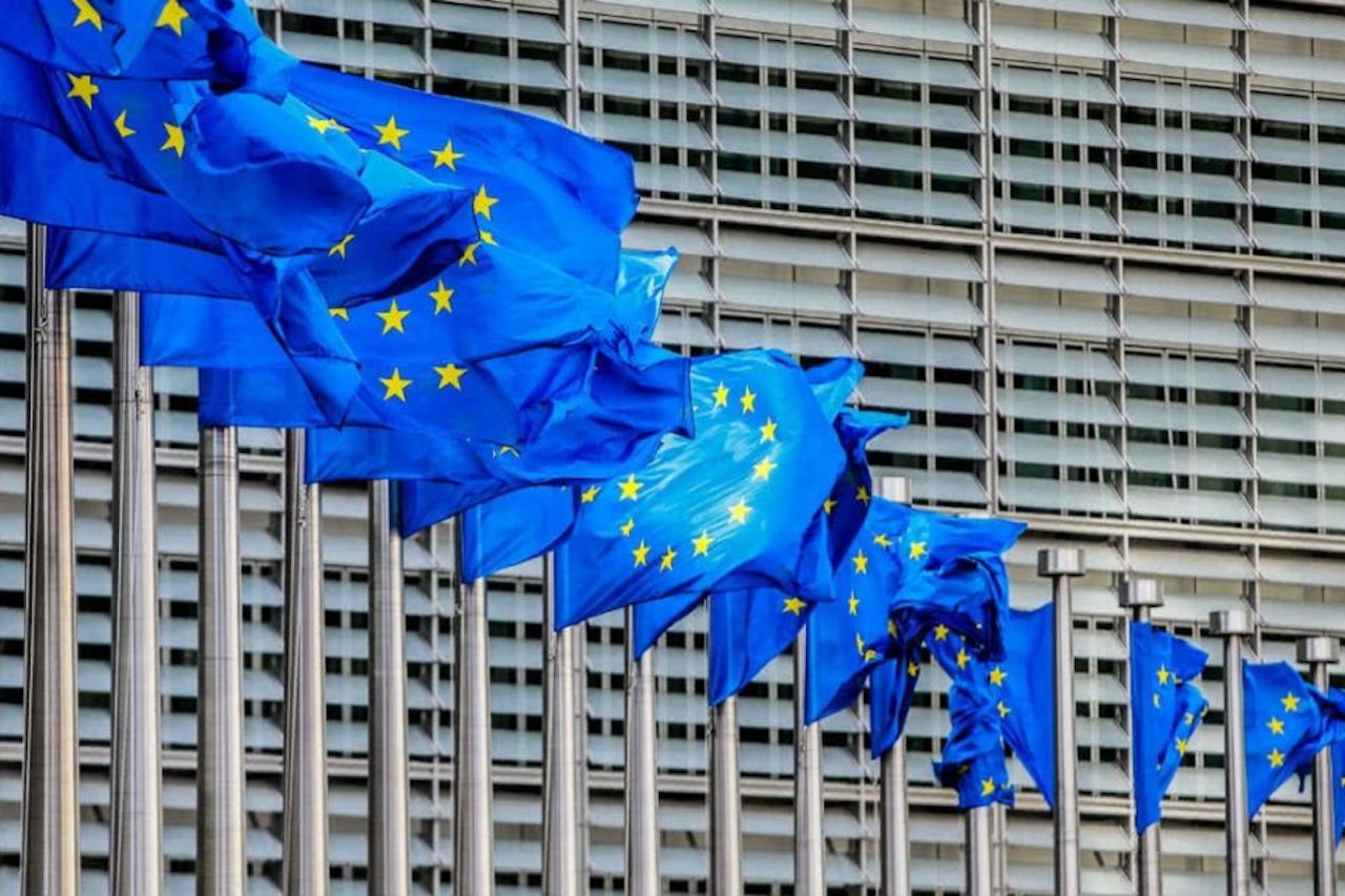UE