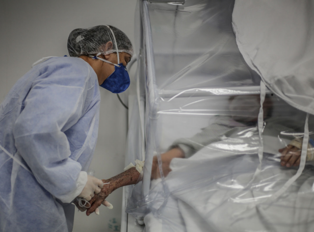 Brasil sumó 404 nuevos decesos por covid-19 un día después de superar 600.000 muertes