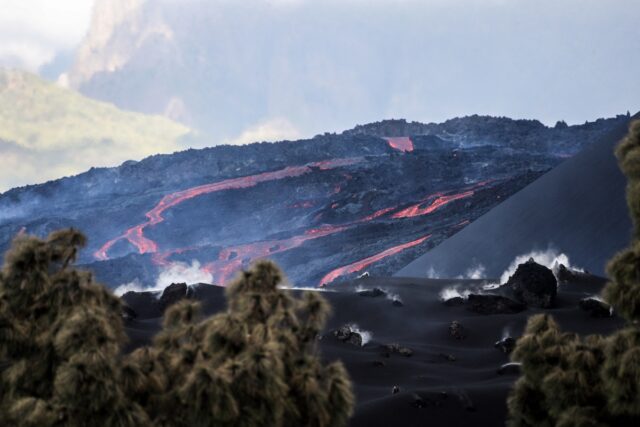 Cancelaron vuelos a La Palma por erupción de volcán