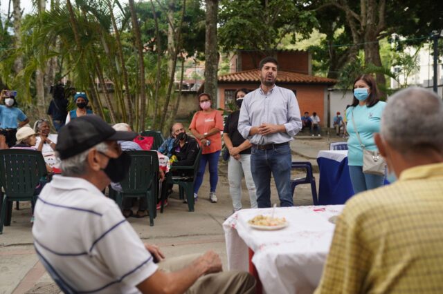 Andrés Schloeter recuperó junto con vecinos el comedor Abuela María en Lomas del Ávila