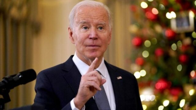 Biden se replantea algunas de sus medidas anticovid ante el avance de ómicron
